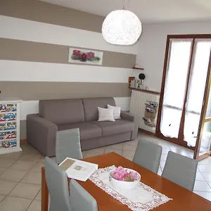  Apartment Luminoso Trilocale Con Piscina E Giardino Privato Italien